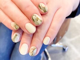 カーキデザインカラー！