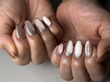 ネイルサロン 虹色/