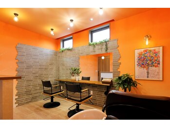 極上睡眠ヘッドセラピー あたまの休日/美容室THESUNも併設しております