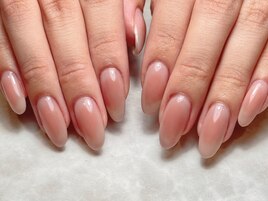 肌なじみの良いチークネイル