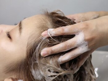オンビューティーバイコンベックス(On Beauty by convex)の写真/頭皮ケアや髪のお悩みに◎種類豊富なヘッドスパメニューをご用意！極上の癒し体験で白髪・抜け毛予防にも♪