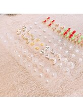 アイラッシュマルヴァ(Eye Lash Malva)/耳つぼジュエリー