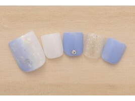 5600円　フットネイル