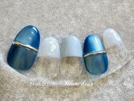 冬映えシアーブルーのマグアート