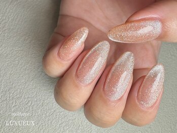 ネイルアンドアイラッシュ ルクソー ホテル日航福岡店(Nail&Eyelash LUXUEUX.)の写真/提案力抜群のネイリスト在籍で初めての方にもおすすめ◎お爪やデザインに関するご不安などぜひご相談を♪