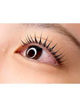 ナチュラル上品な目元にしたい