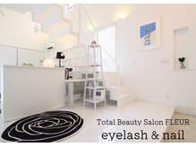 トータル ビューティ サロン フルール(Total Beauty Salon FLEUR)/～白い建物FLEURの看板が目印～