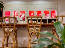 パッと明るく華やかな非日常空間で、贅沢気分を満喫◇