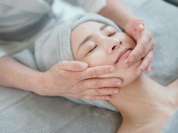 フルール(FLEUR)の写真/【最新エイジングケアで悩みゼロ肌へ】長年悩み続けた、しぶといくすみ、たるみ・シワケアもお任せ下さい◎