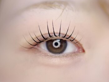 ラヴェール(LOVEiL)の写真/≪アップワードラッシュ≫でモチさらにUP！根本から上がり、マツエクのデザインもより際立ちます♪