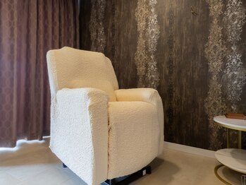 シアン(Cyan.)/ふかふかのリクライニングソファ