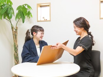 ニュートラルサム(Neutral×Sum)/エステカウンセリング風景