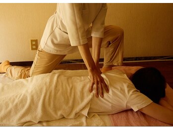 オヤユビヒメドー(Oyayubihime-do)/◆背中をもみほぐし