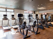 ウェルネス24(WELLNESS24)の雰囲気(外を眺めながら有酸素運動。テレビ付き、Wi-Fi完備!)