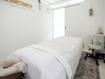 リベレ 覚王山(LIBERER)/あかるく清潔な店内