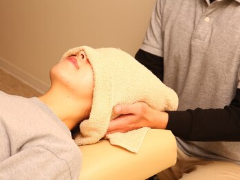 カイロプラクティック 難波中の写真/日常生活に支障をきたす程のつらい肩こり・首こり・頭痛のだるさ、痛み、しびれからの解放！【難波・整体】