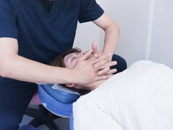 肩こり整体専門 なぎ整骨院 茨木の写真/むくみやたるみを根本からスッキリと改善！憧れの引き締まった美しいフェイスラインへ導く！小顔整体￥3,500
