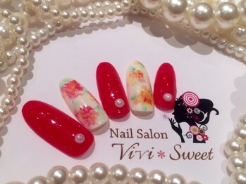 ネイルサロン ヴィヴィスウィート(Nail Salon Vivi Sweet)/ニュアンスフラワーネイル