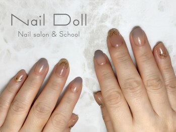 ネイルドール(Nail Doll)/淡いトーンとラメの組み合わせ