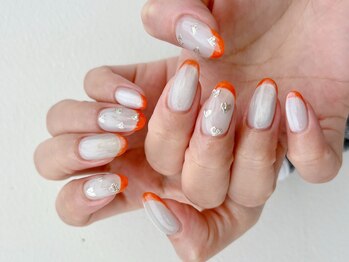 フリークネイル(FREAK Nail)の写真/【ミラーハートフレンチ＊12000円】フラッシュやミラーマグが人気!制限に合わせた最大限のアートを提案♪
