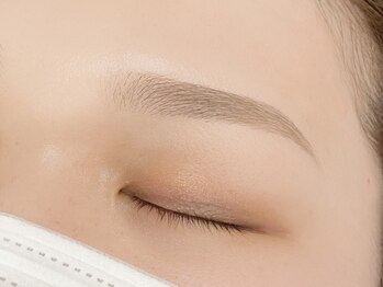 ホワイトアイ 茶屋町(WHITE EYE)/《眉毛/アイブロウ/美眉/梅田》