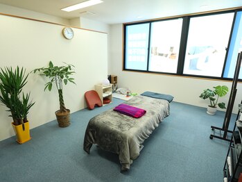 ケンジ タカハシ ボディーメンテナンス(KENJI TAKAHASHI)/