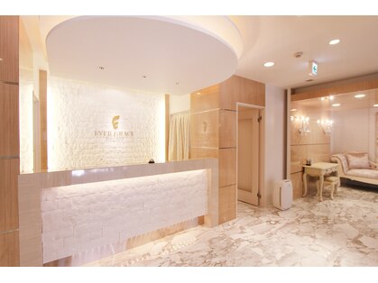 エヴァーグレース 北千住店の写真