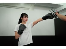 フューメイクジム 表参道 外苑前(FUMAKE GYM)の雰囲気（トレーニングの最後はキックボクシングでストレス発散！）