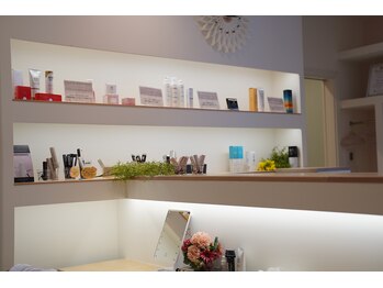 アトリエ ハルミナ(atelier harumina)/清潔感のあるメイクスペース♪