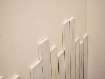 たけ整骨院 祐天寺/木目を大切にしたあたたい雰囲気