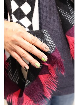 キダチ(Kidati)/黒ラインスタイリッシュネイル