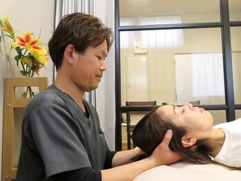 タック(TAK)の写真/施術実績17000件超！国家資格者が解剖学に基づき腰痛や痺れの原因を徹底解説し正しいケアを指導★