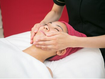 パーフェクトフェイスビューティー 三宮店(PERFECT FACE BEAUTY)/血行を促進し、むくみを解消★