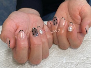 イロ ネイルサロン(iro)/ドットネイル