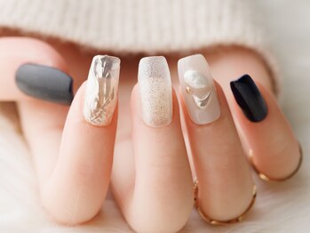 大人上品なニュアンスネイル