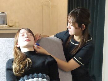 ライリー(Rairy)の写真/炭酸ドライヘッドスパとイヤーリフレで、心身ともに深い安らぎを。日常を忘れる癒やしのひと時を体感♪