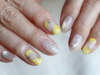 ベル(Belle)/春*ミモザネイル