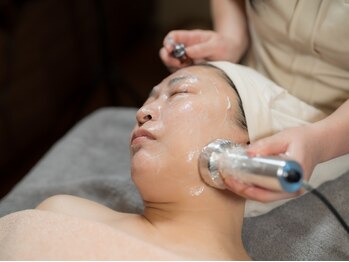 ココロ(Cocoro)の写真/グロッティでのフェイシャルで若見え★肌改善特化サロン♪年齢特有のお悩みぜひ一度ご相談ください◎
