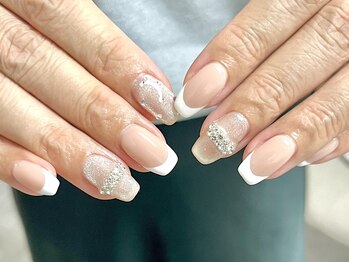 ☆華やか白フレンチ☆