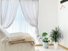 モンステラ(MONSTERA)の雰囲気（ゆっくりリラックスできるリクライニングチェア）