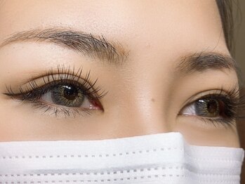ビューティーラインリュクス(BEAUTY LINE Luxe)の写真/【お勧めNo.1】フラットラッシュはダメージレスで、自まつ毛が少ない方や細い方にも◎