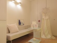 ブライダルネイルサンプルも多数ご用意!オフ付上品ネイル