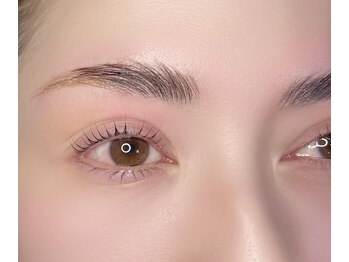 ドレス アイラッシュ(Dress eyelash)/ハリウッドブロウ&まつげパーマ