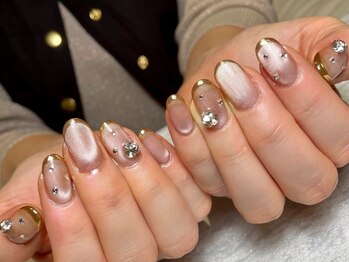 トパーズ 恵比寿(TOPAZ)の写真/《伸びてきてもキレイに見え続けるネイルを》人目を気にせず理想の爪・デザインのお悩みをカウンセリング。