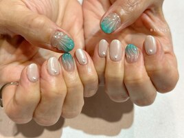 貝殻ネイルデザイン