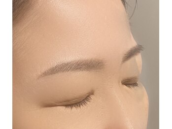 ノーティス 浦和(NOTICE)/なだらかな眉