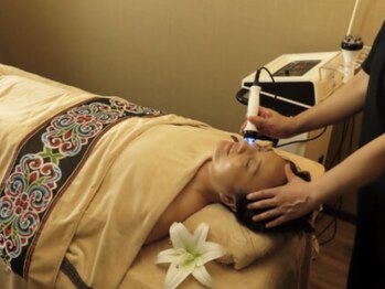 ココチアロマ(COCOCHI Aroma)の写真/【大塚駅1分】ハイパー小顔+デコルテ（モデリングパック付）お肌のくすみを改善して、明るい素肌へ♪