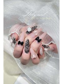 繊細な黒レースのフレンチガーリ
