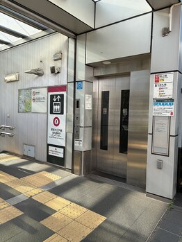 リサプリ(Re: Supple)/駅にエスカレーターあります