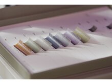 アイリー(i’rry)/カラーエクステも上質なものを。